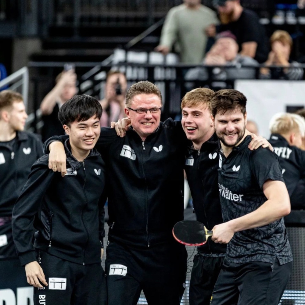 Dimitrij Ovtcharov Deutscher Pokalsieger 2022 2023 TTC Neu Ulm Tischtennis Mannschaft